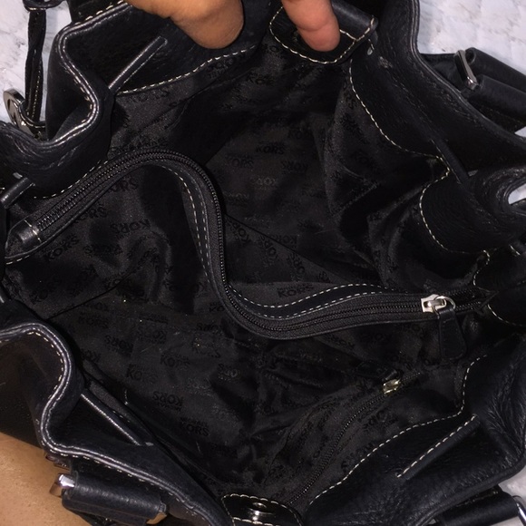 Michael by Michael Kors Large Leather Purse. - Picture 6 of 8